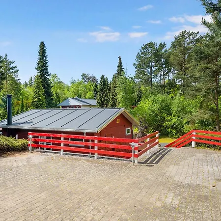 Scenic Forest Retreat Close To Town Centre, Beaches And Golf Course *